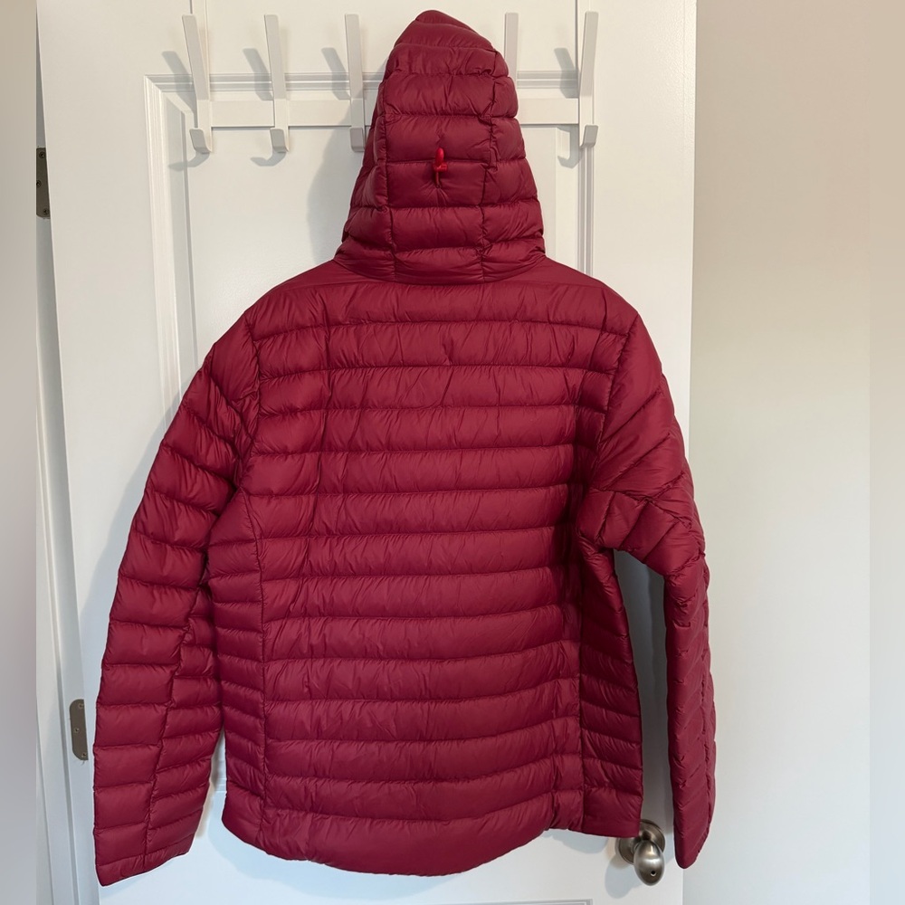 Patagonia Men’s Down Sweater Hoody Carmine Red Size Large NWT - Picture 11 of 11